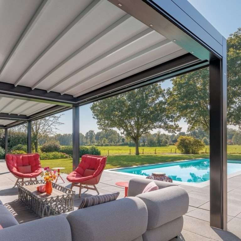 Gibus Azimut 90 Grad Pergolamarkise neigbar Terrasse